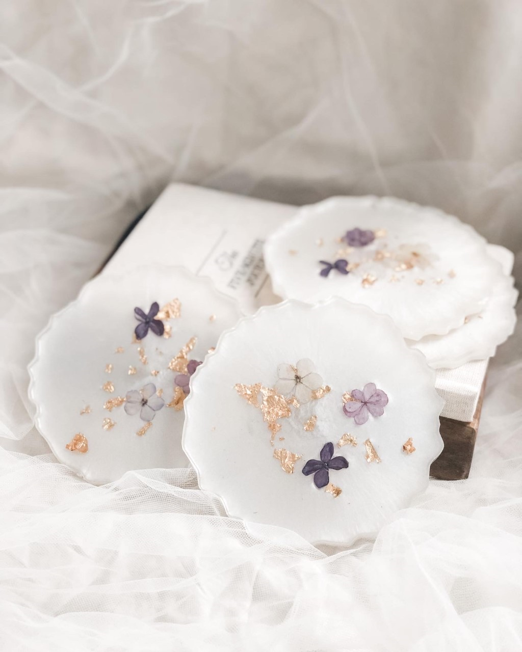 White Flower Resin Coaster Set